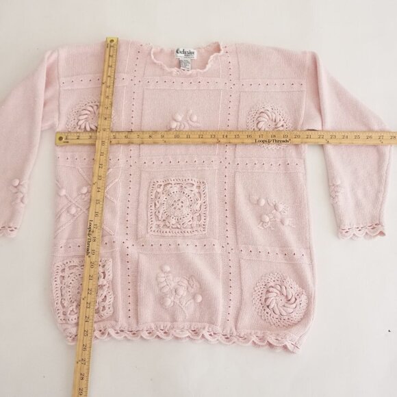 Vintage Exclusive Imports Pink Knit Embroidered Floral Pom Pom Crew Sweater M - Picture 4 of 12